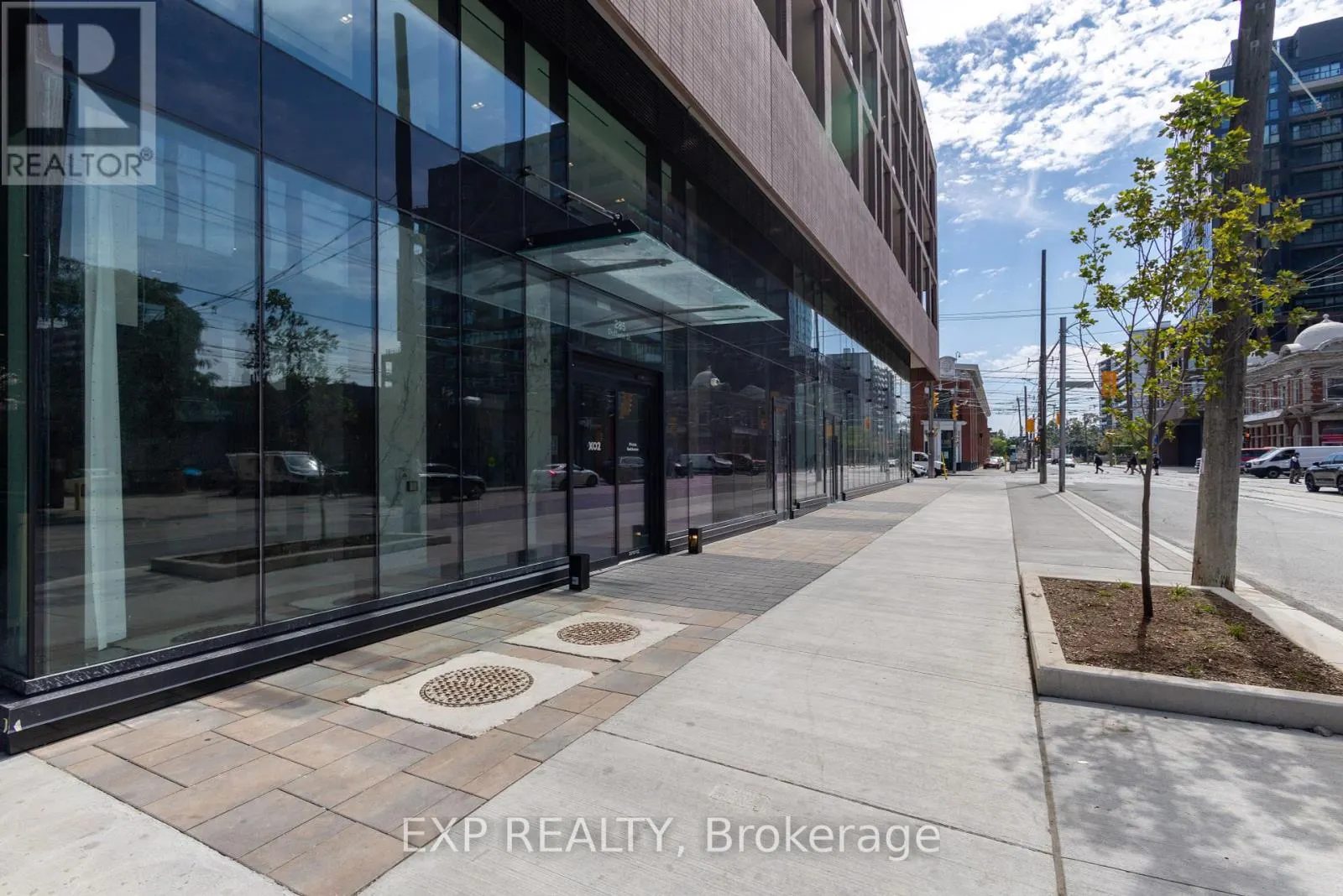 427 - 285 DUFFERIN STREET