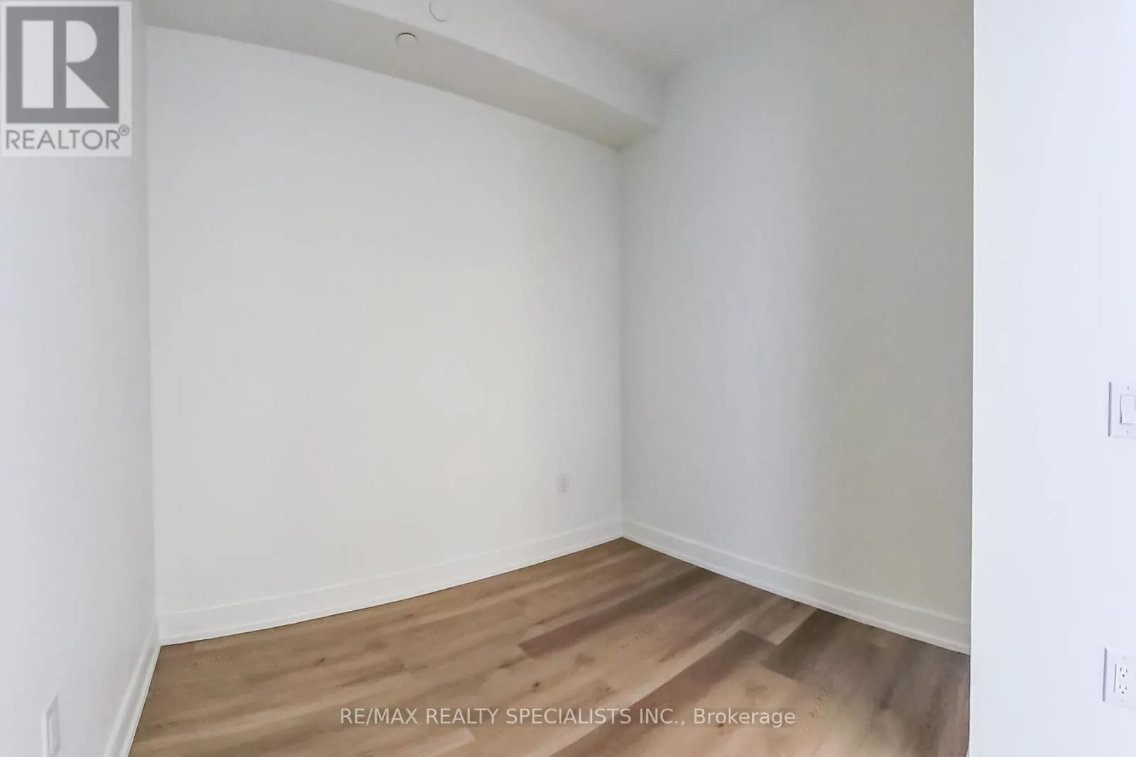 817 - 3009 NOVAR ROAD