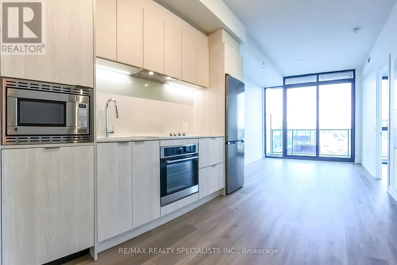 817 - 3009 NOVAR ROAD