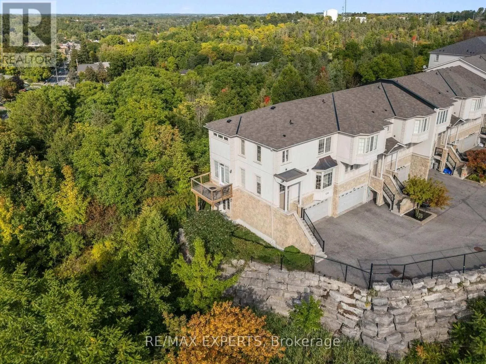 134 ROLLING HILLS LANE