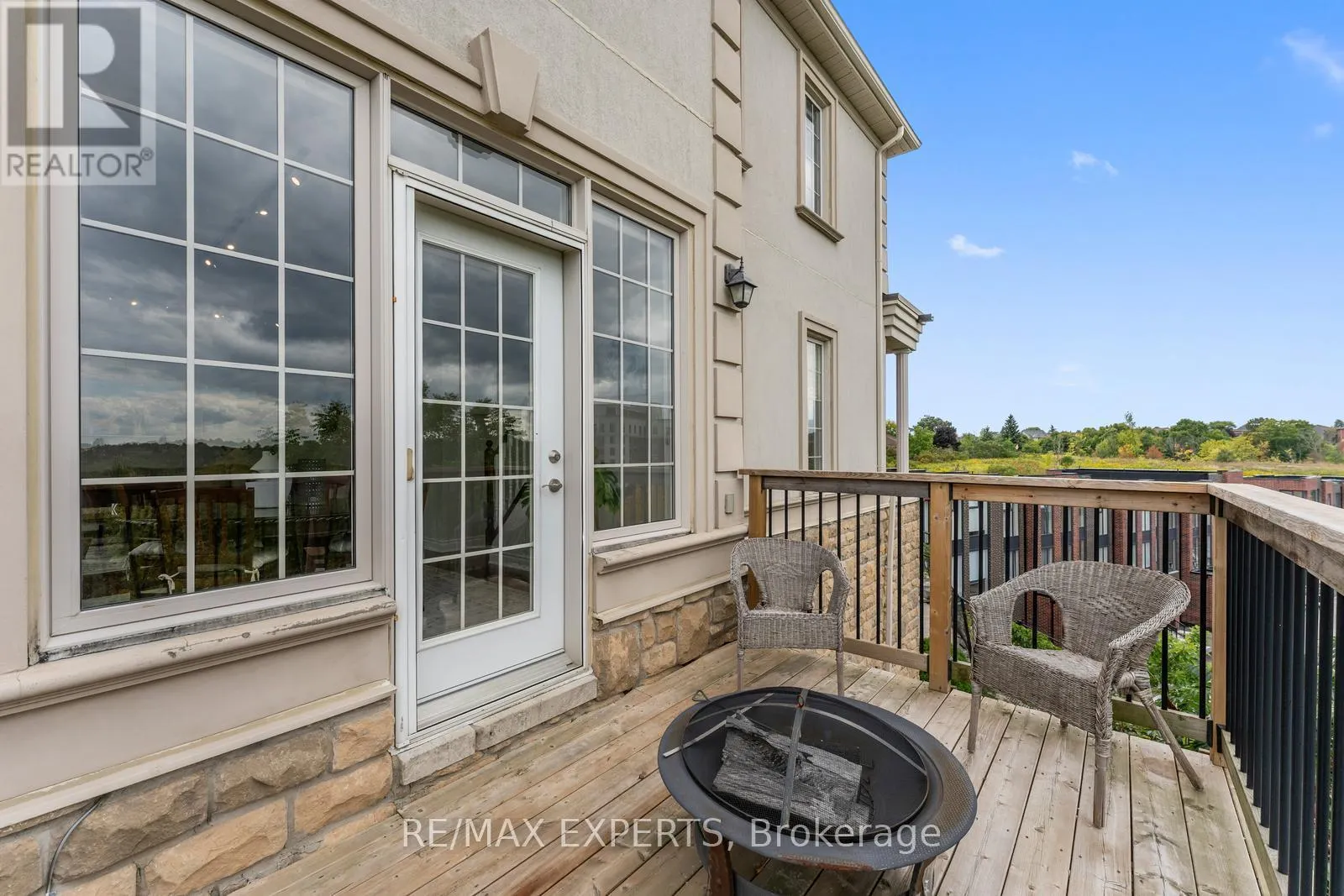 134 ROLLING HILLS LANE