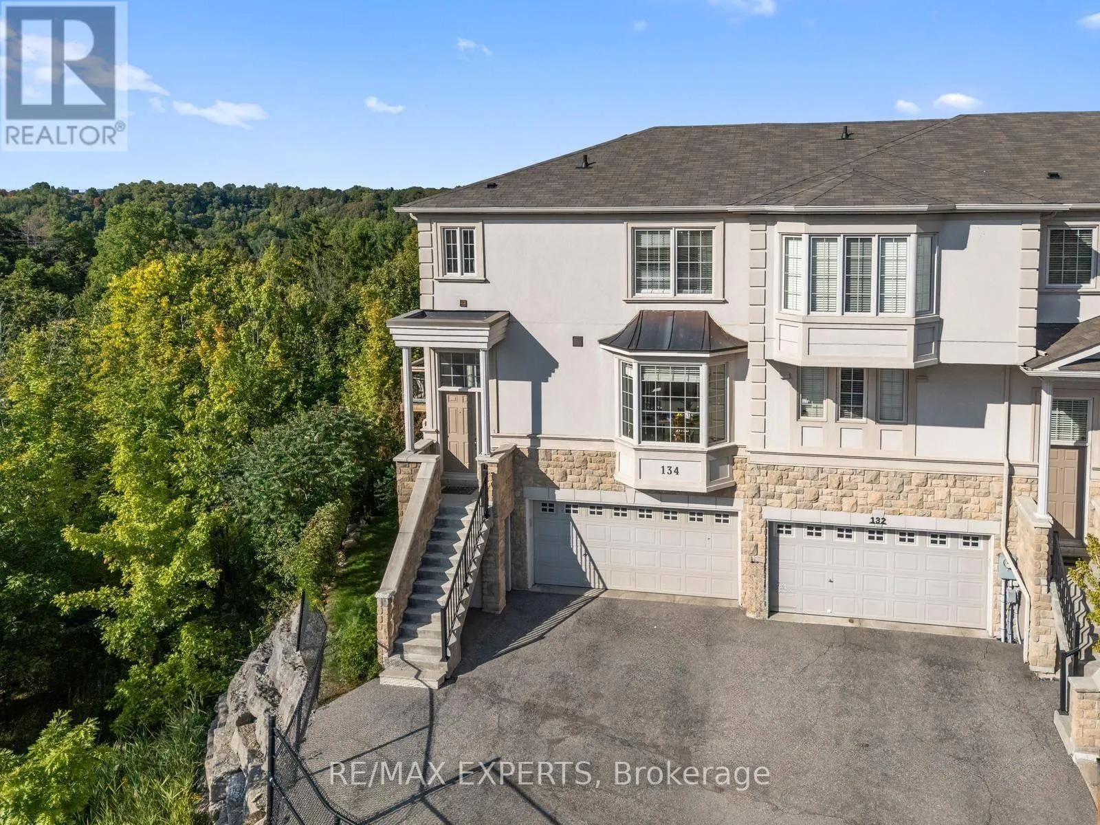 134 ROLLING HILLS LANE