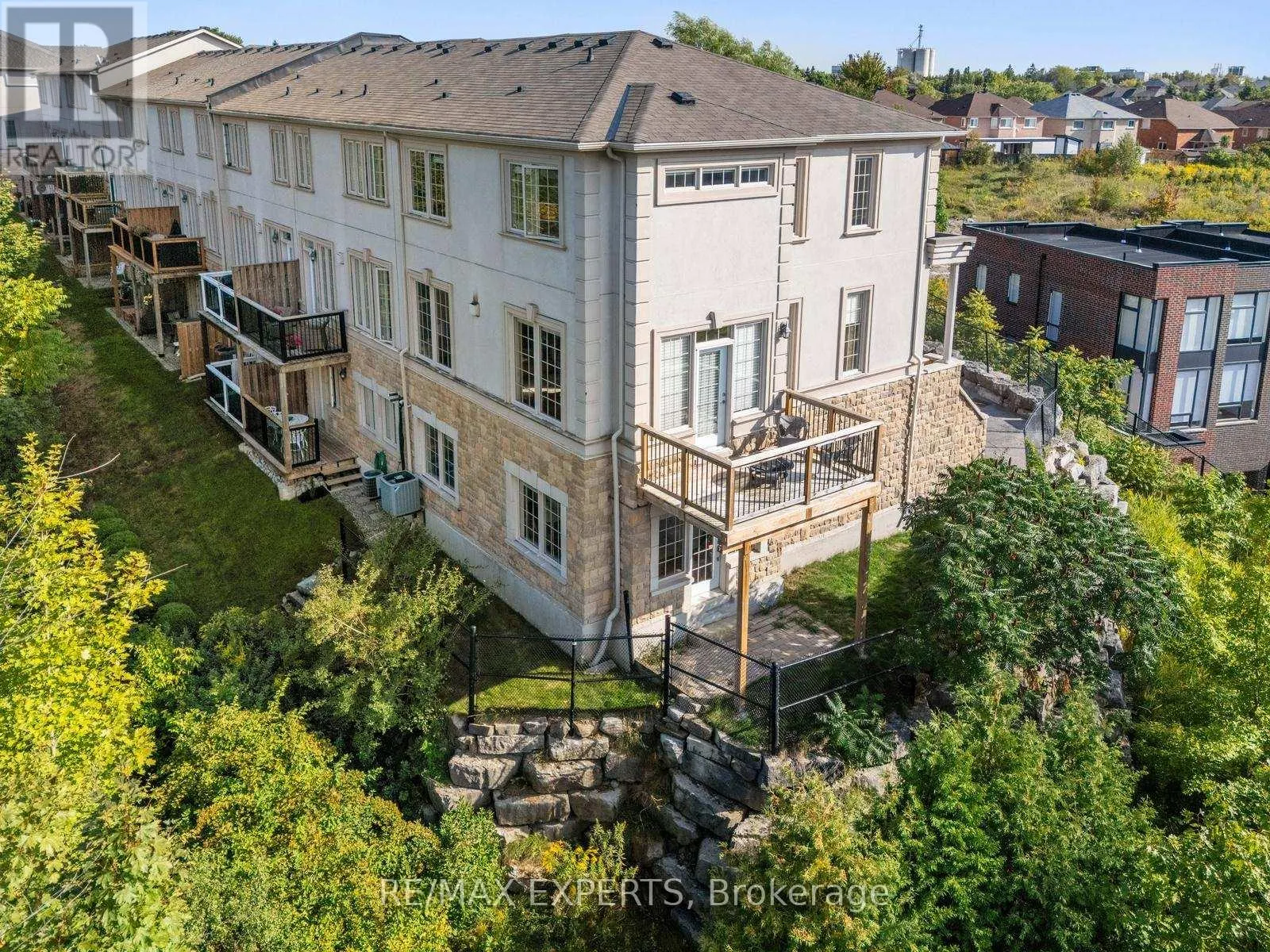 134 ROLLING HILLS LANE