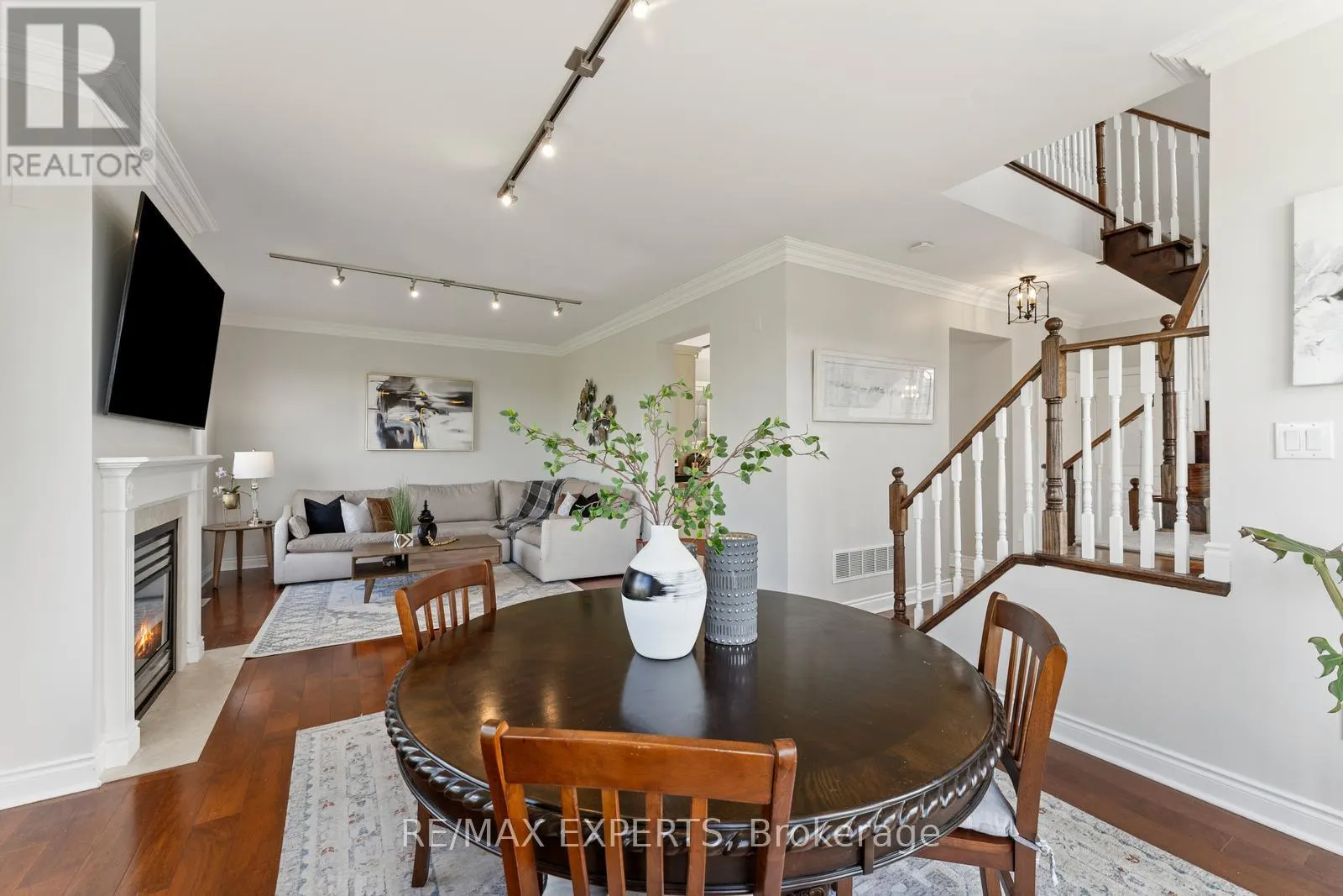 134 ROLLING HILLS LANE