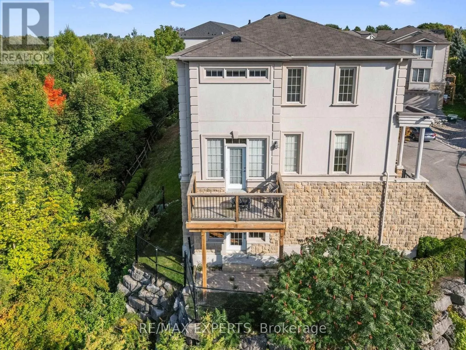 134 ROLLING HILLS LANE
