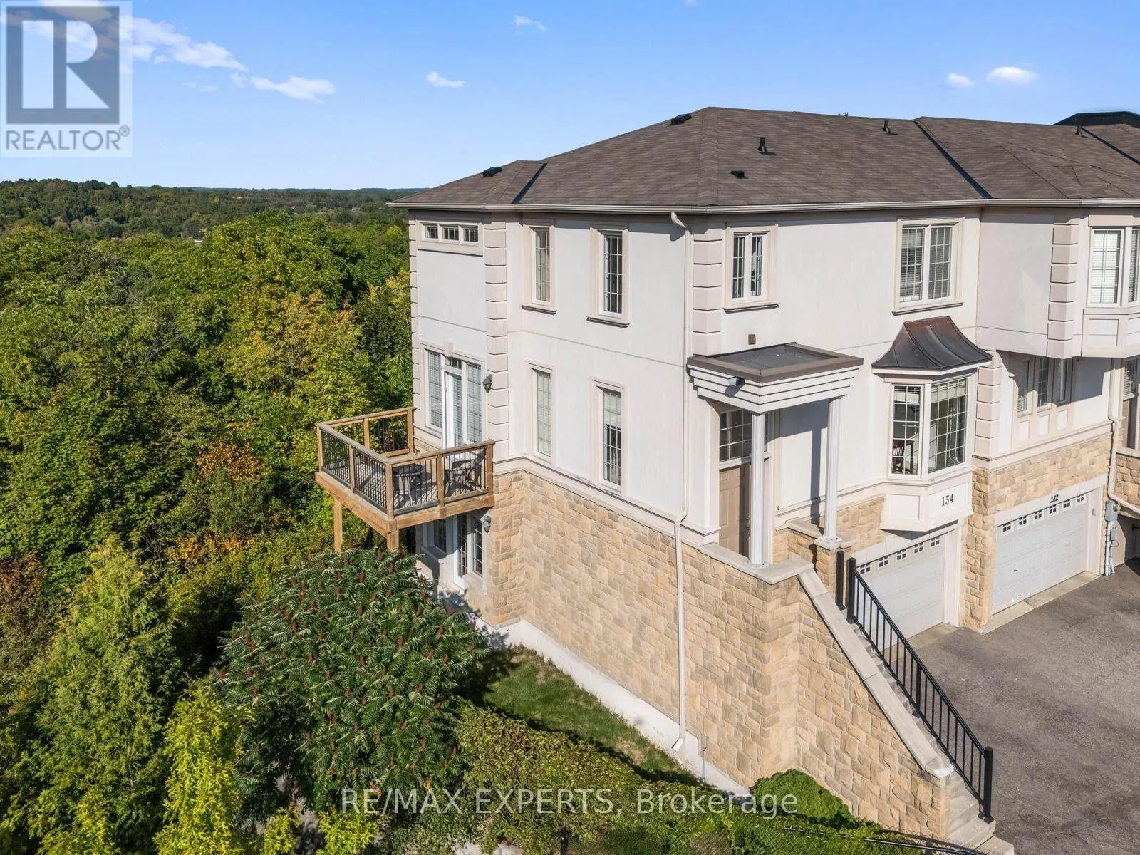 134 ROLLING HILLS LANE