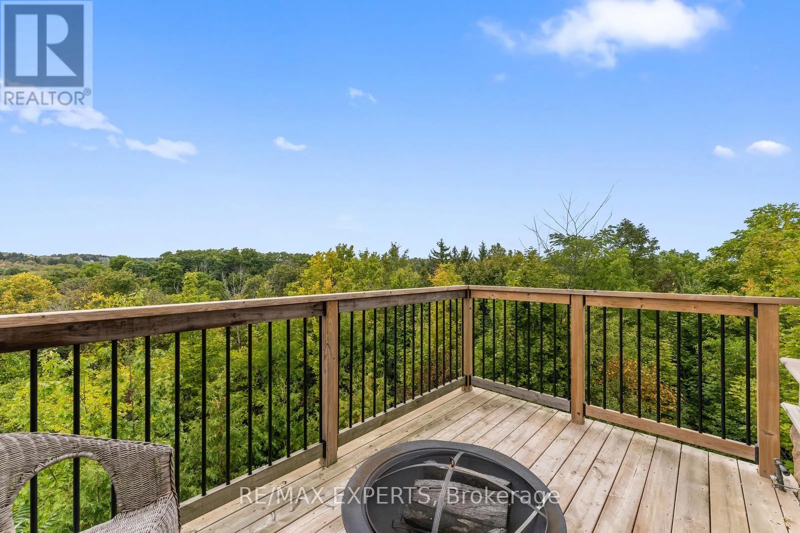 134 ROLLING HILLS LANE