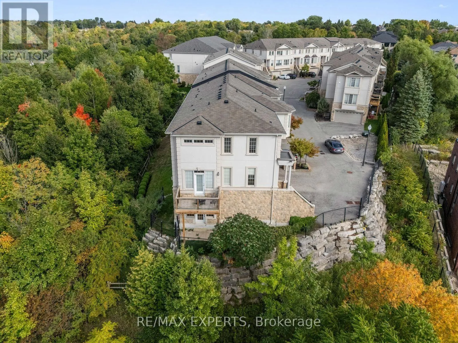 134 ROLLING HILLS LANE