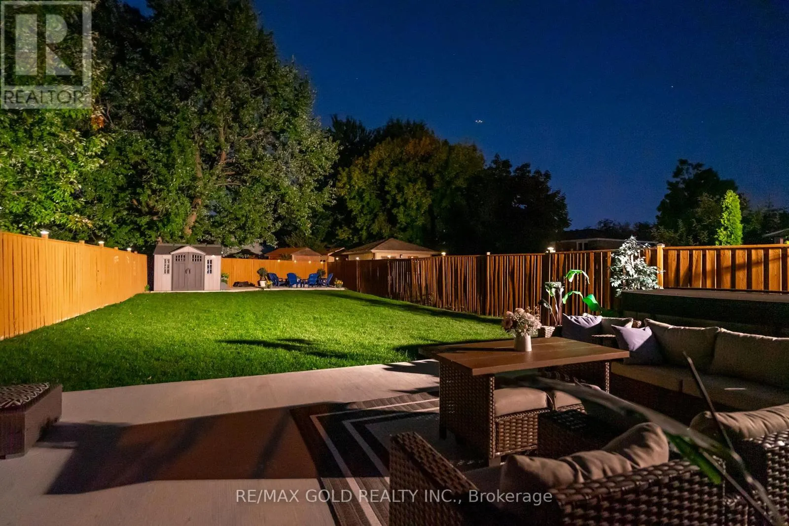 118 FALLINGDALE CRESCENT