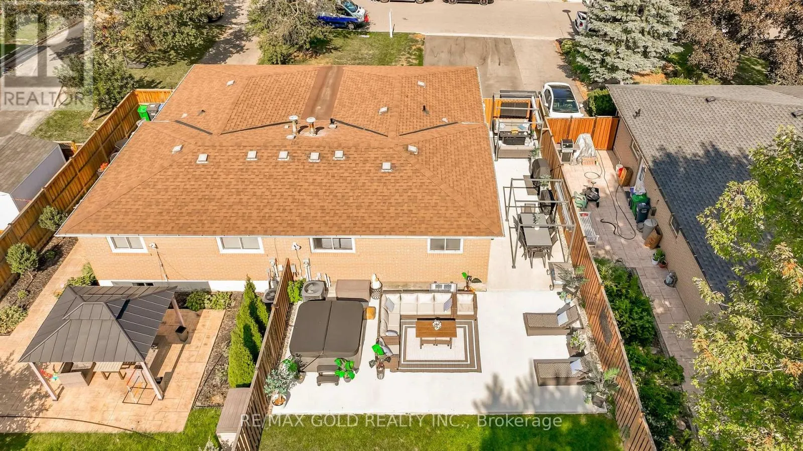 118 FALLINGDALE CRESCENT