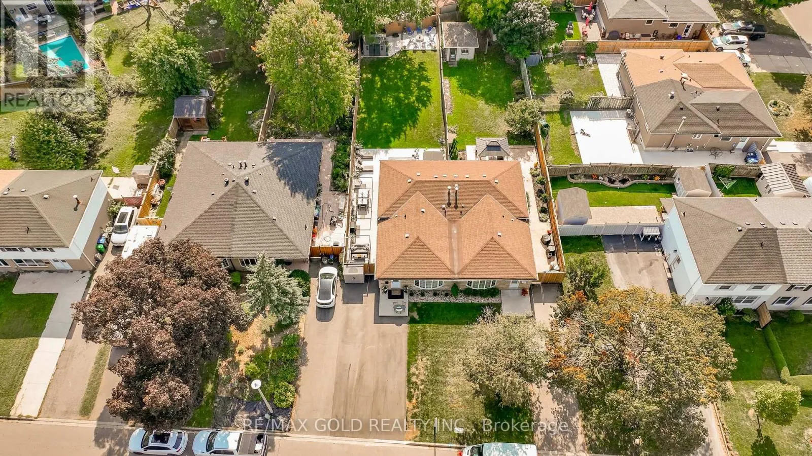 118 FALLINGDALE CRESCENT