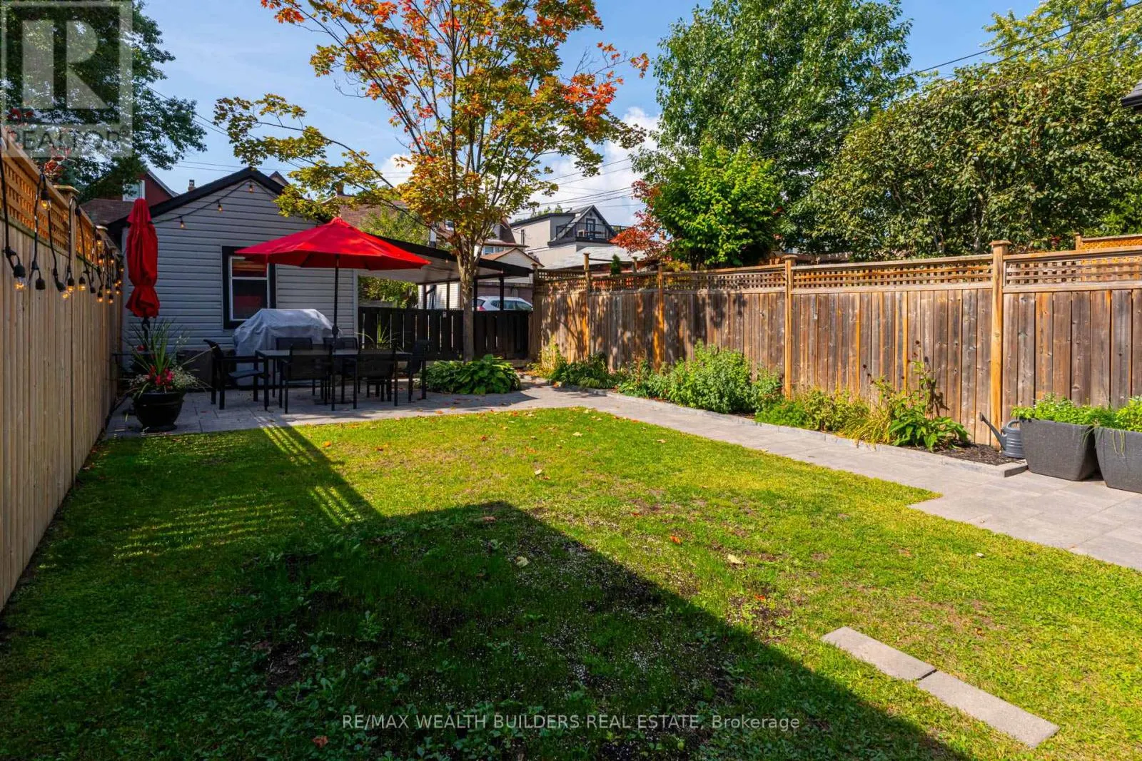 22 WESTHOLME AVENUE
