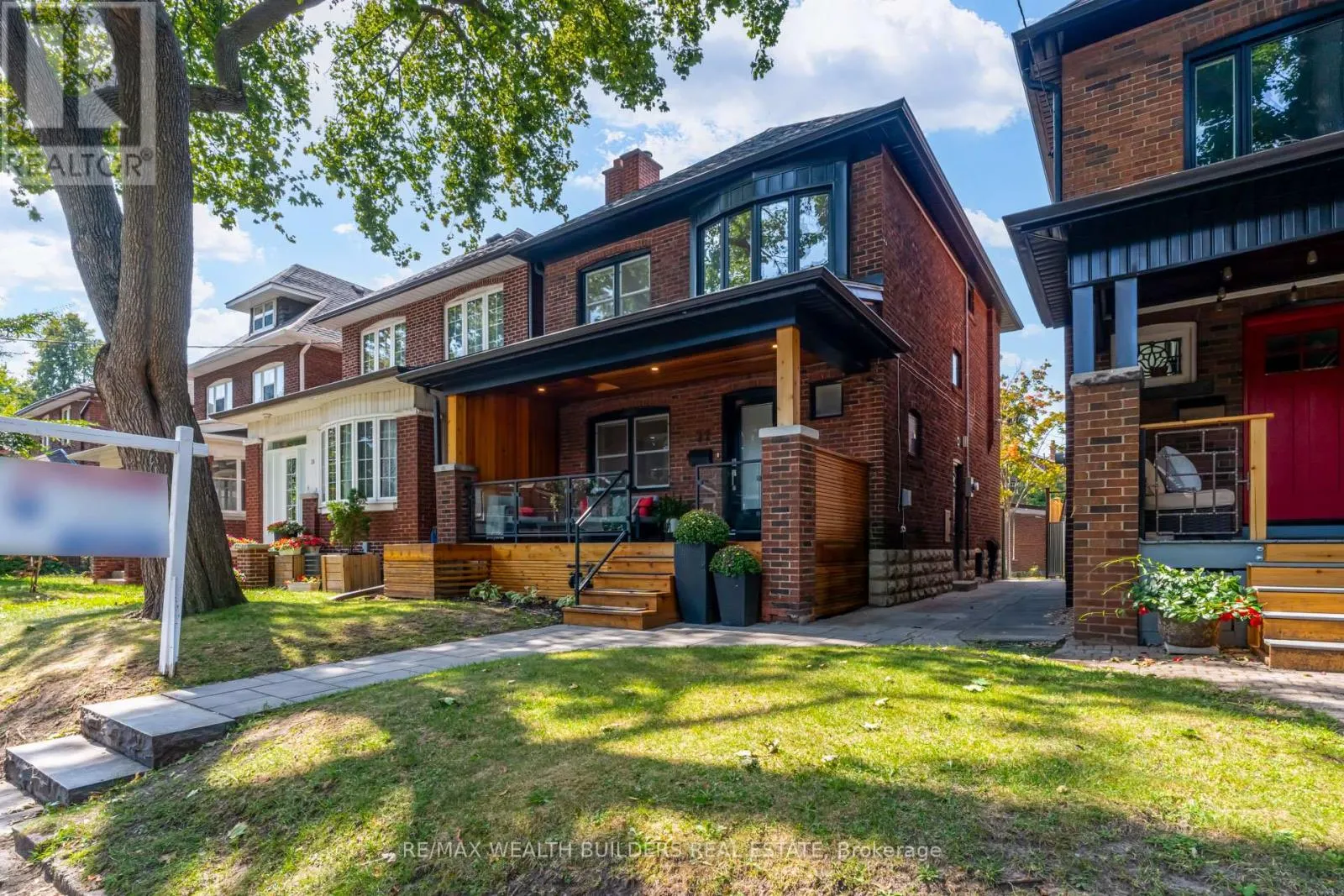 22 WESTHOLME AVENUE