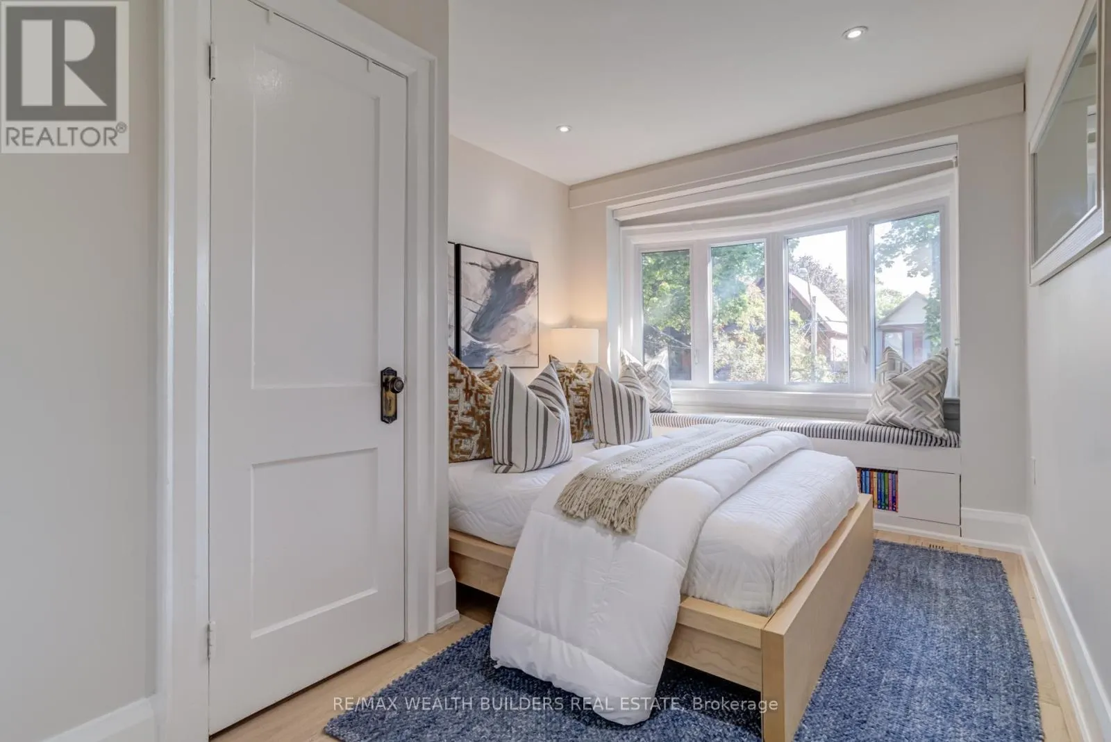 22 WESTHOLME AVENUE