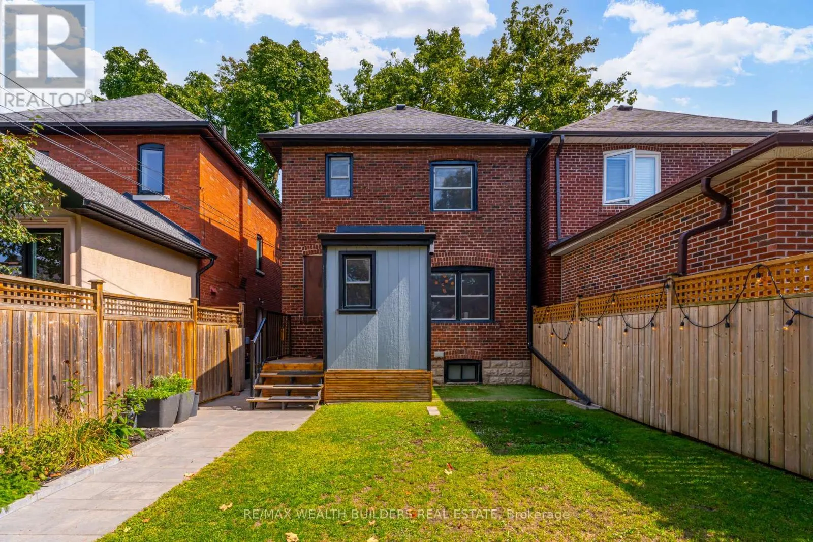 22 WESTHOLME AVENUE