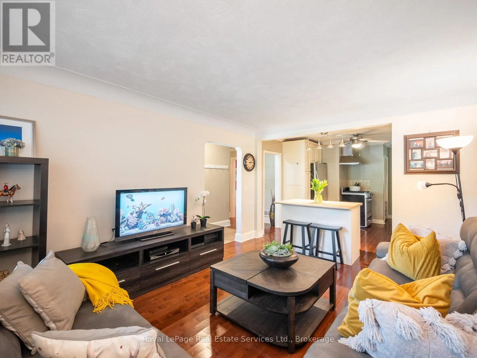 938 KING ROAD