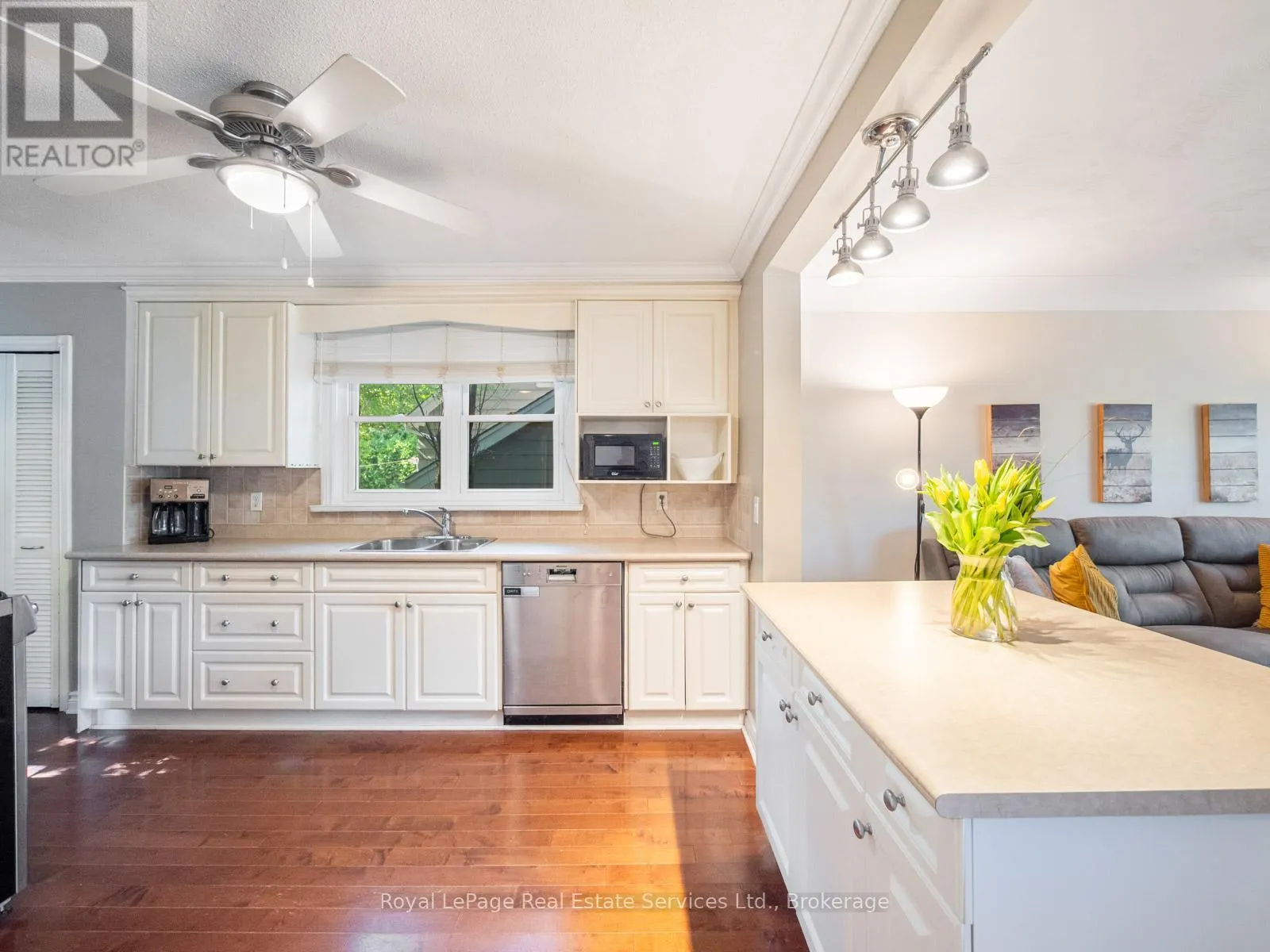 938 KING ROAD