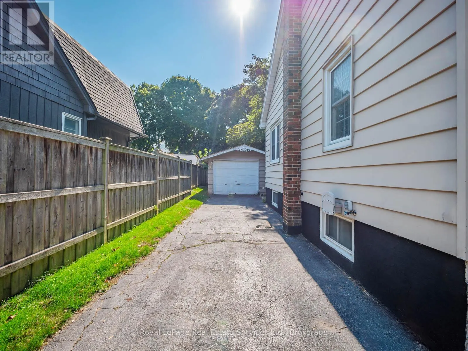 938 KING ROAD