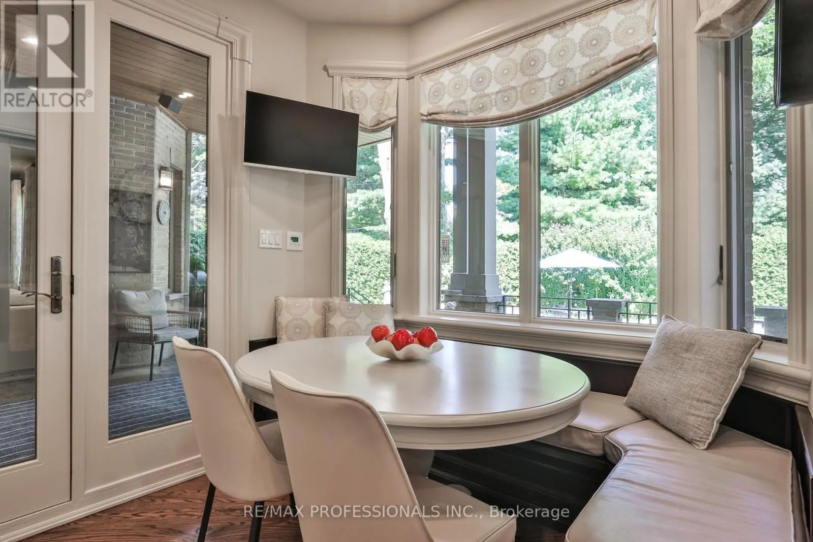 106 CHESTNUT HILLS PARKWAY