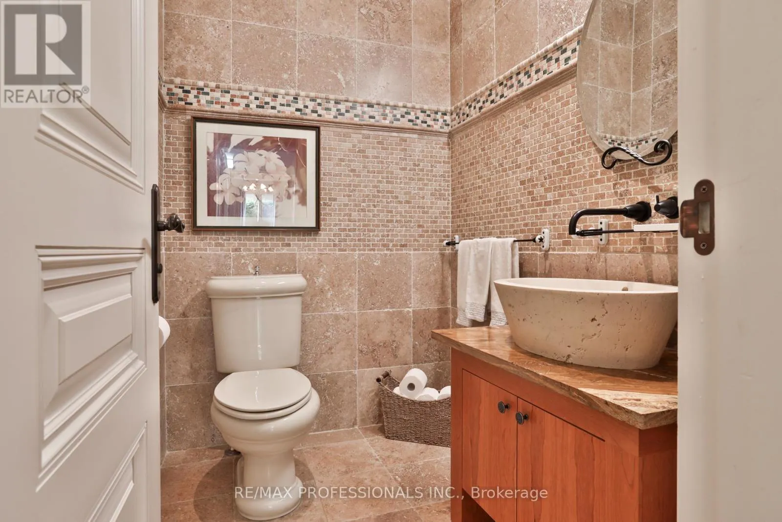 106 CHESTNUT HILLS PARKWAY