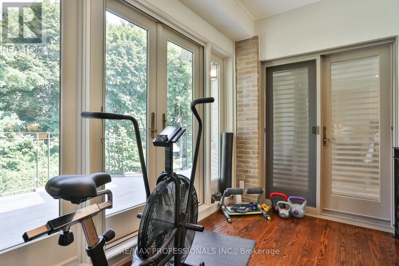 106 CHESTNUT HILLS PARKWAY