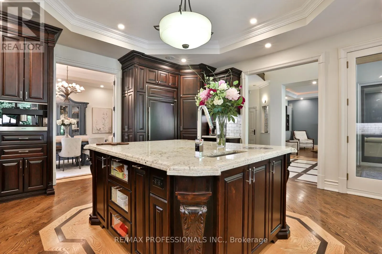 106 CHESTNUT HILLS PARKWAY