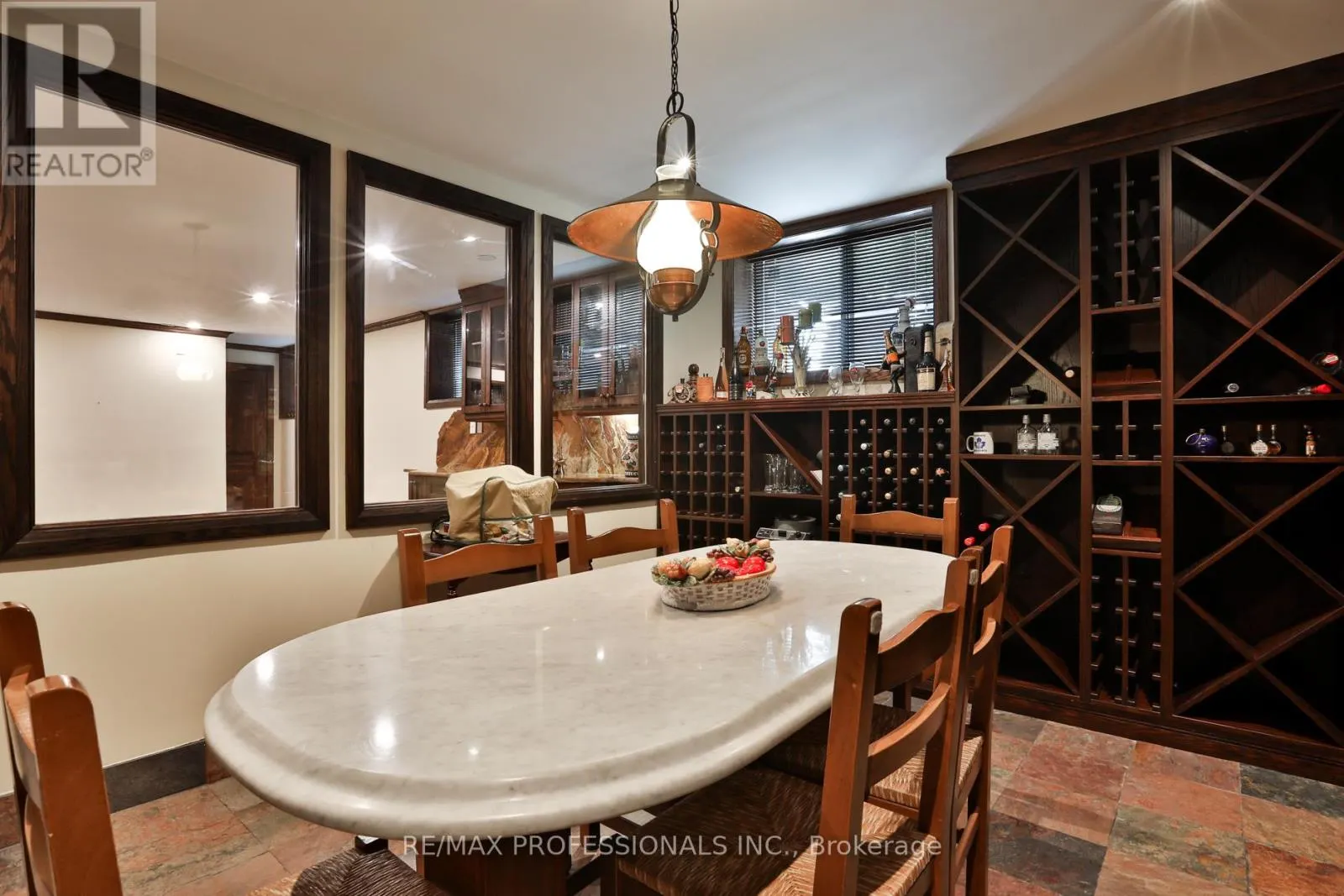 106 CHESTNUT HILLS PARKWAY