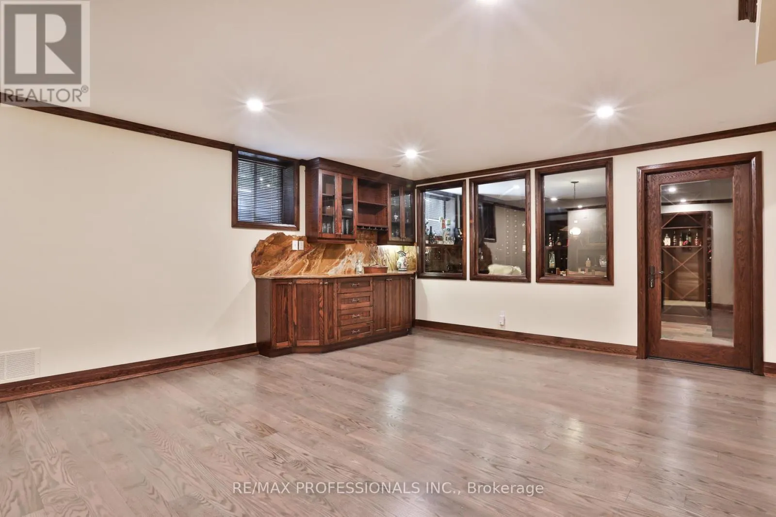 106 CHESTNUT HILLS PARKWAY
