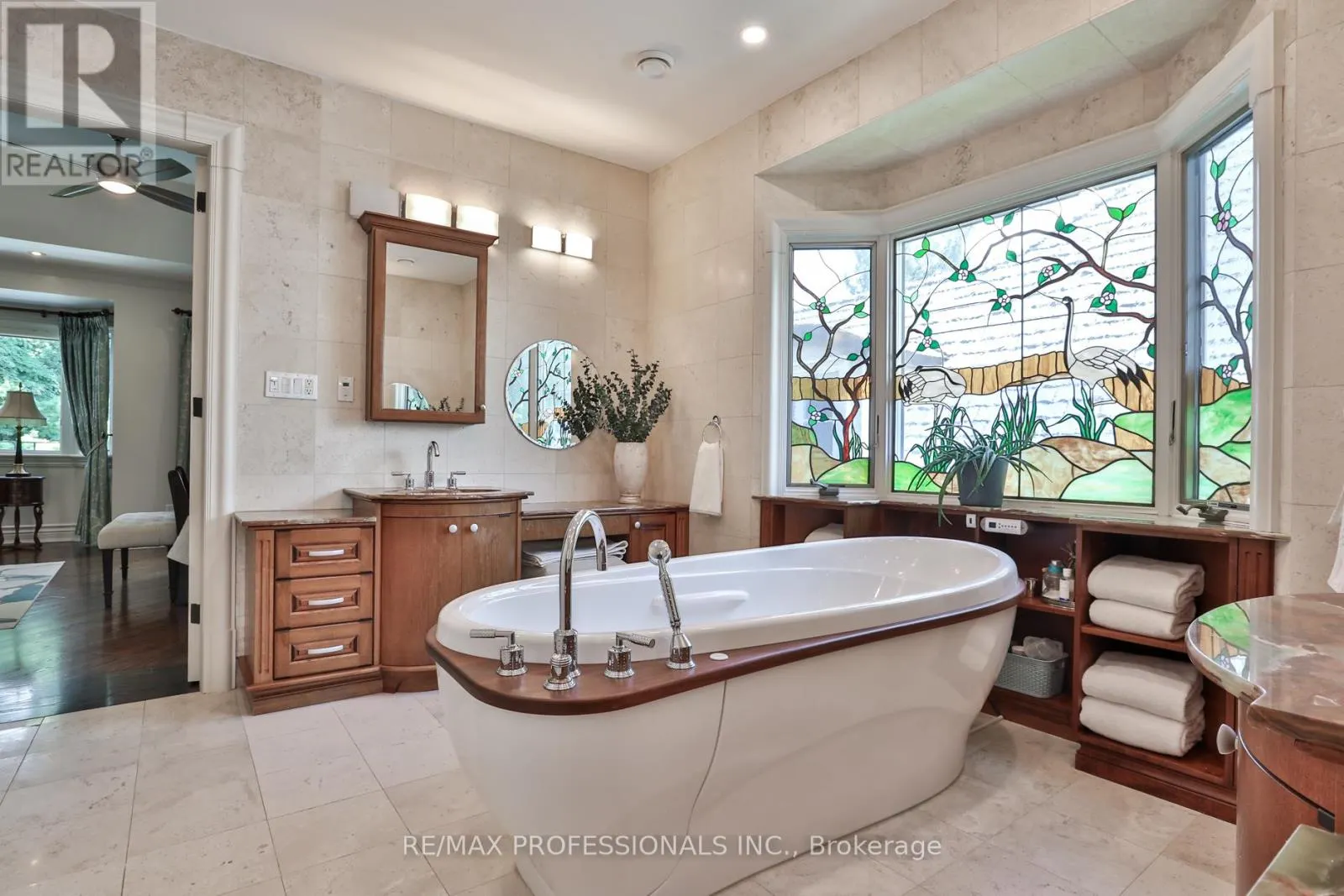 106 CHESTNUT HILLS PARKWAY