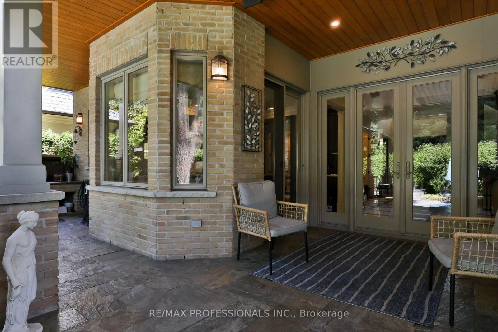 106 CHESTNUT HILLS PARKWAY