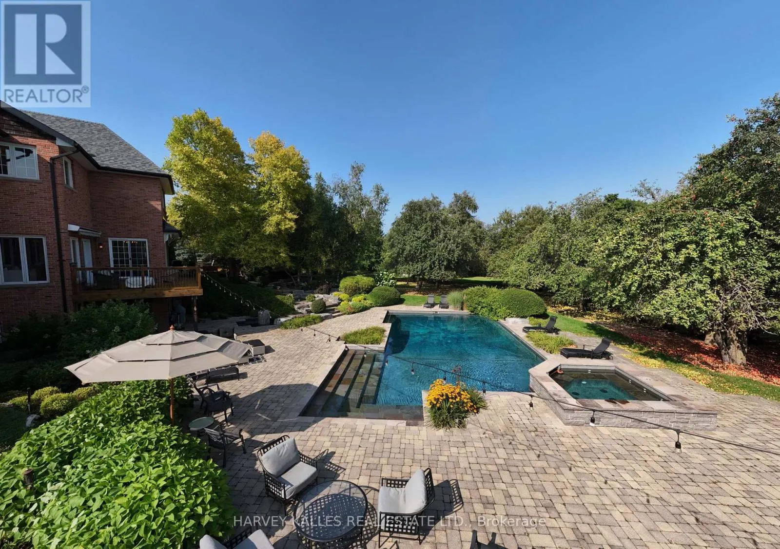 3 RUTLAND HILL COURT