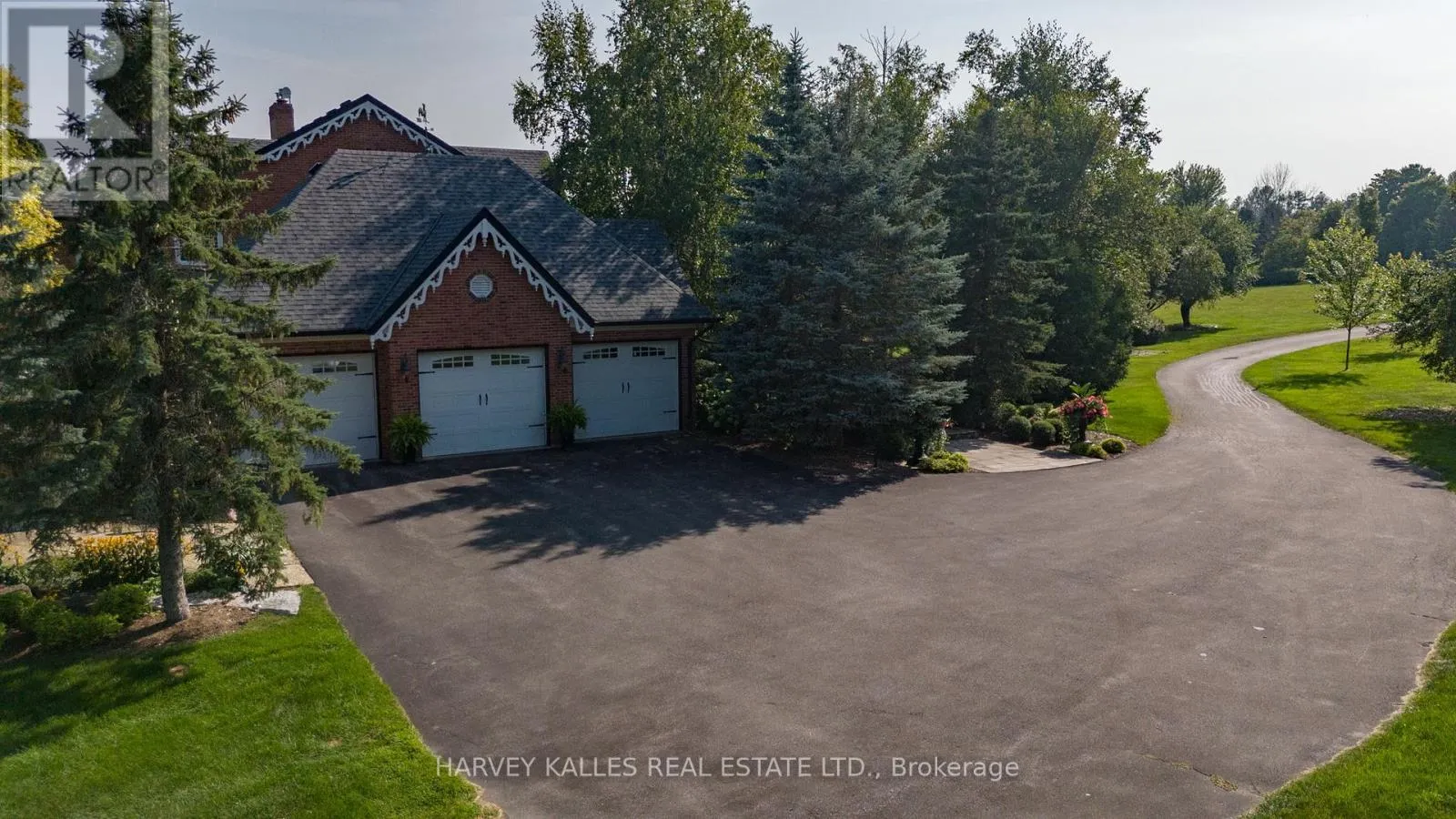 3 RUTLAND HILL COURT