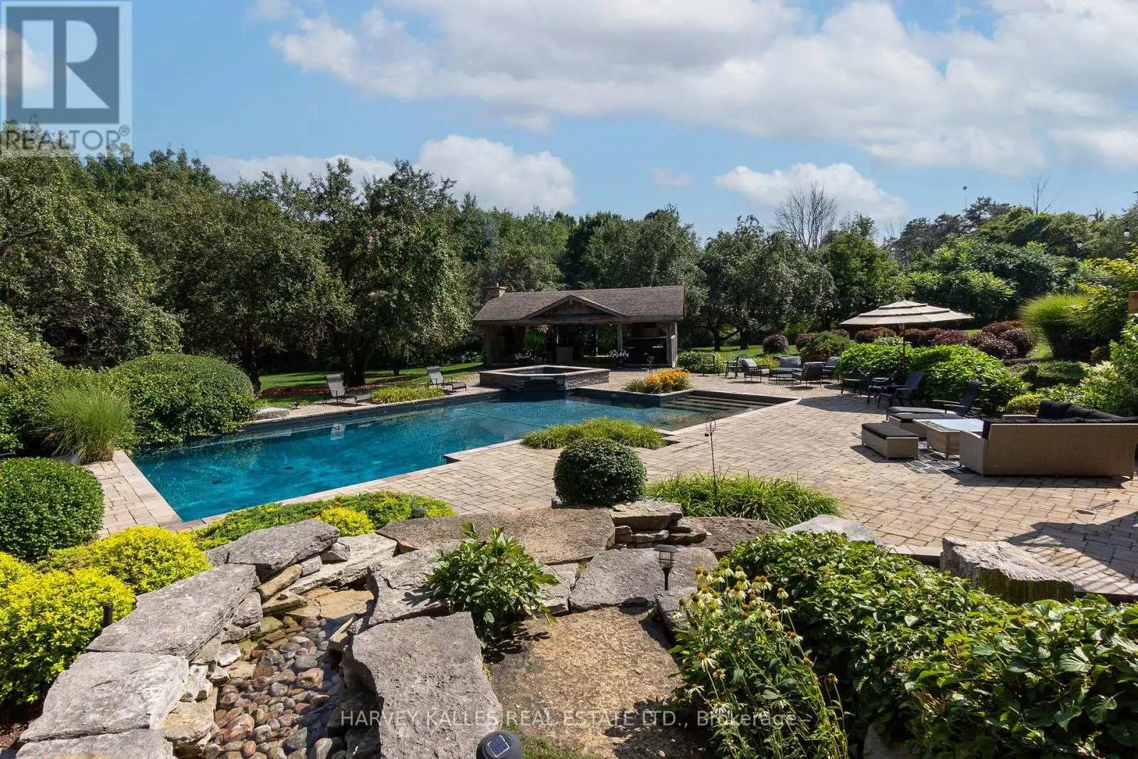 3 RUTLAND HILL COURT