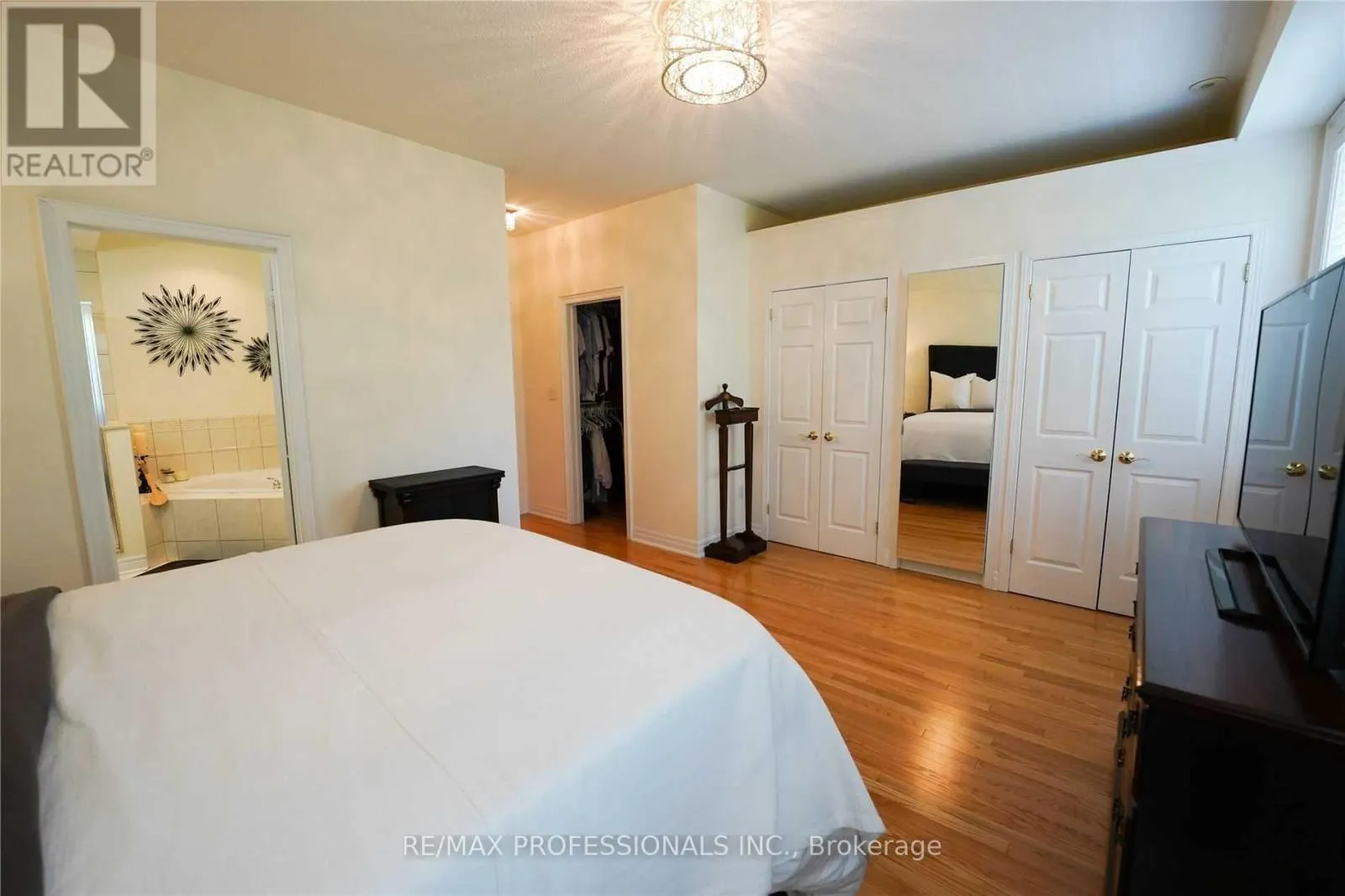 137 ST LAWRENCE DRIVE