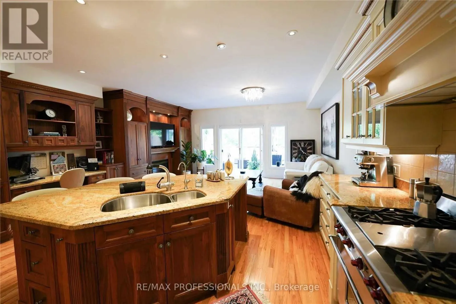 137 ST LAWRENCE DRIVE