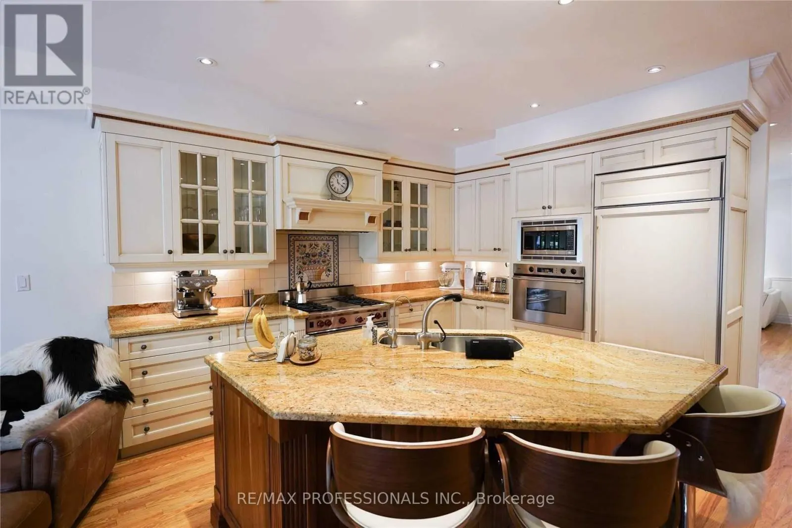 137 ST LAWRENCE DRIVE
