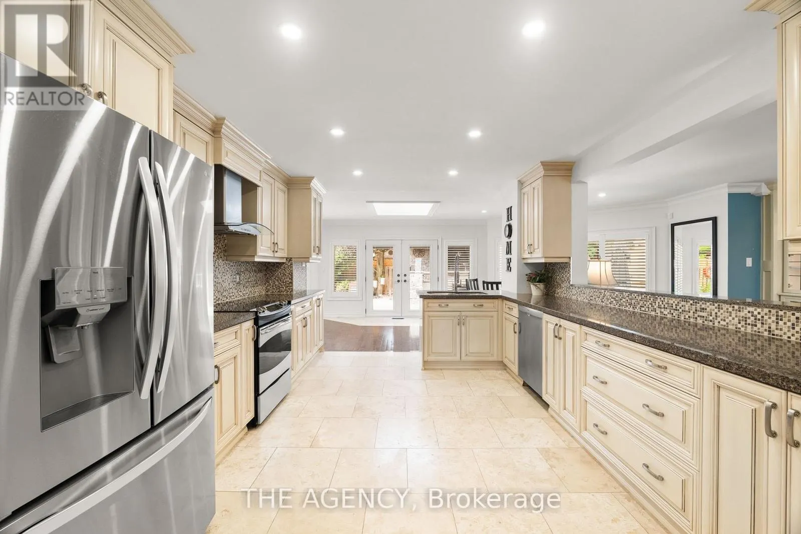 7 STONEGATE DRIVE