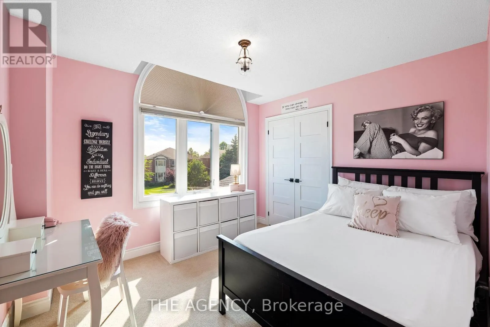 7 STONEGATE DRIVE