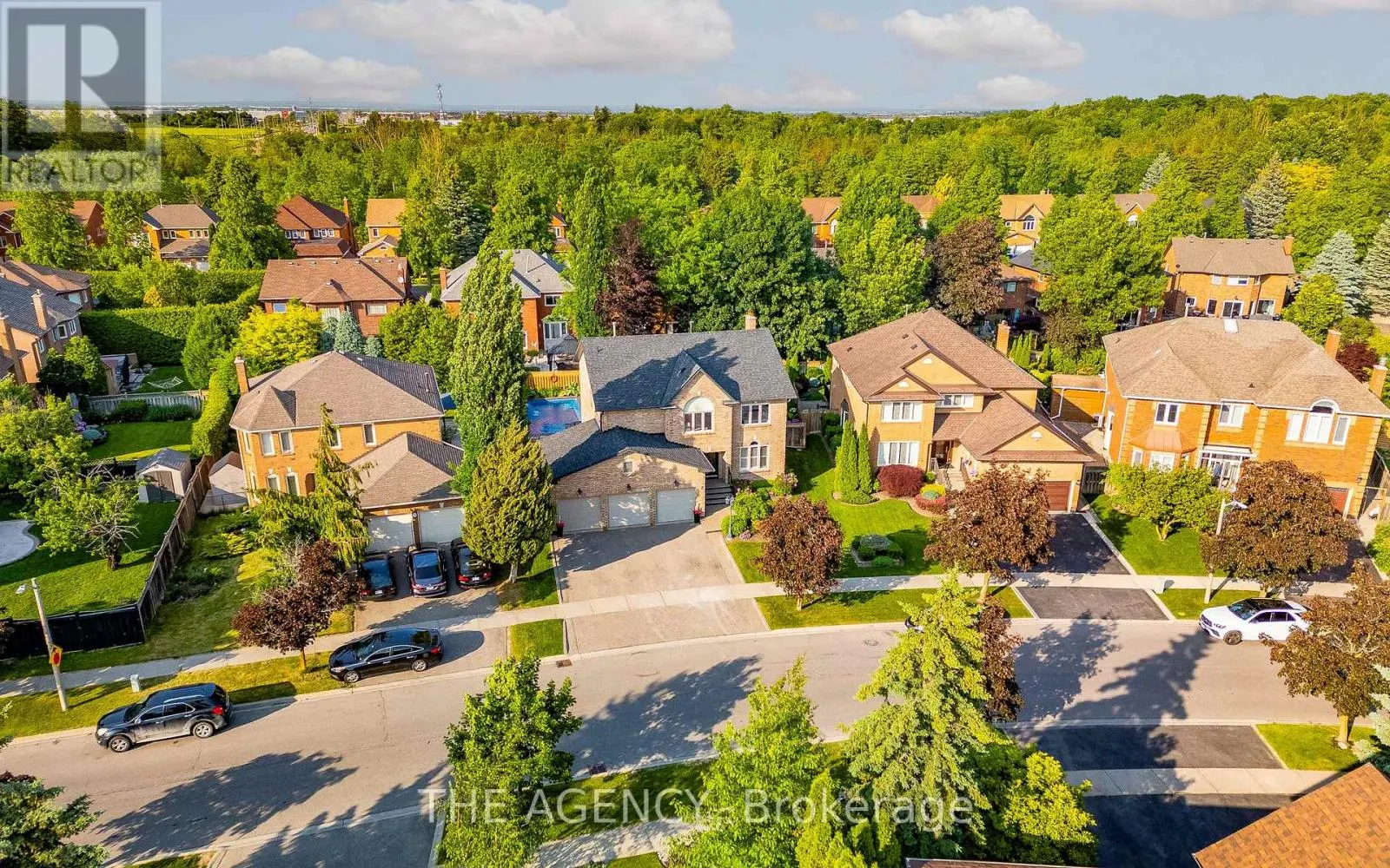 7 STONEGATE DRIVE