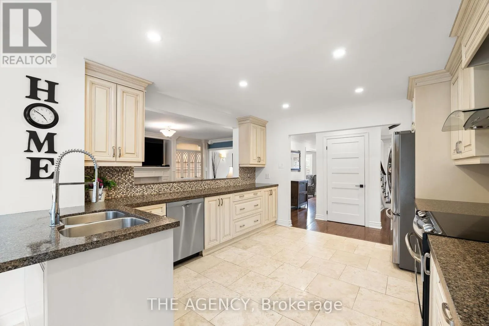 7 STONEGATE DRIVE