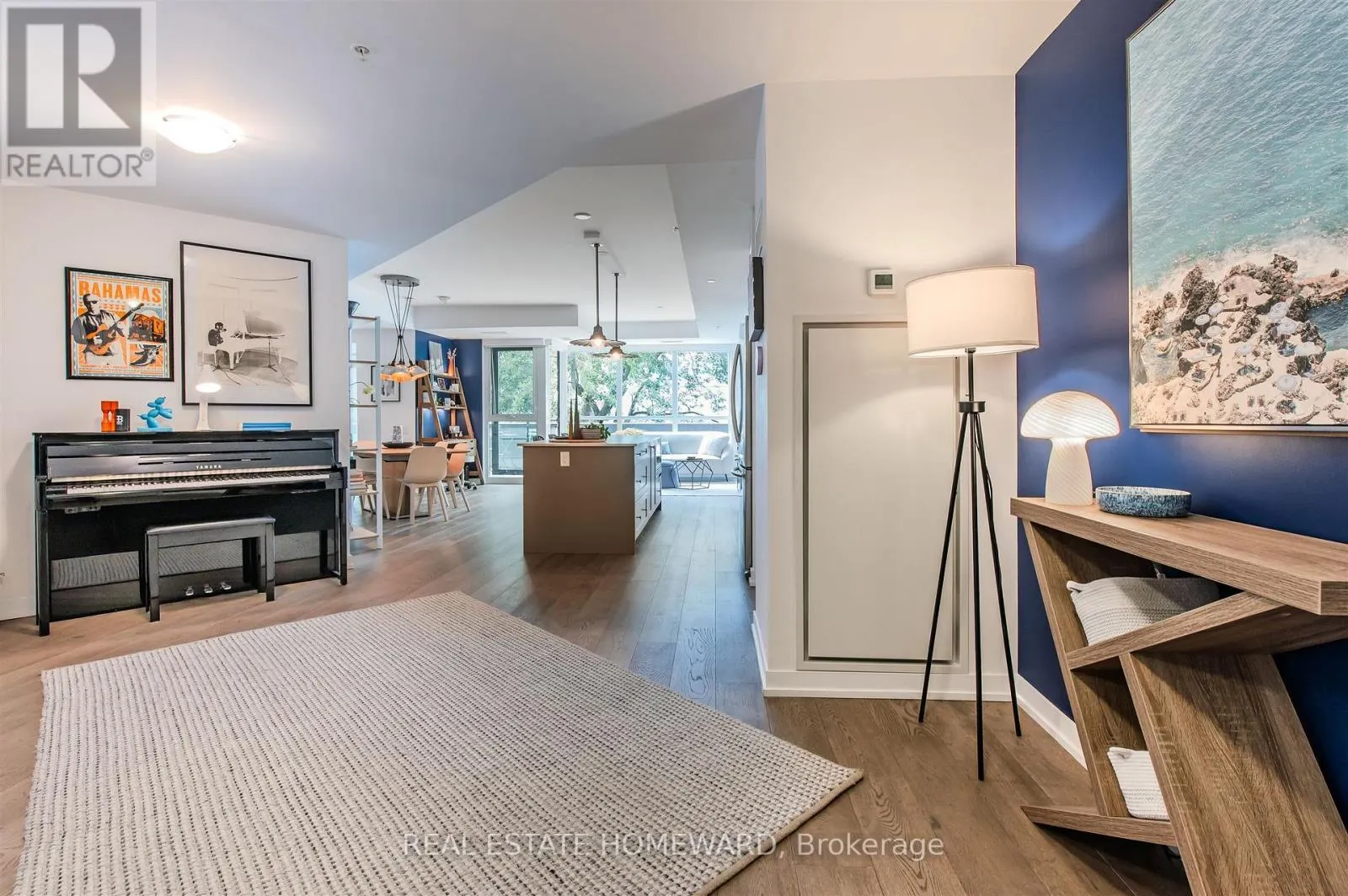 424 - 38 HOWARD PARK AVENUE
