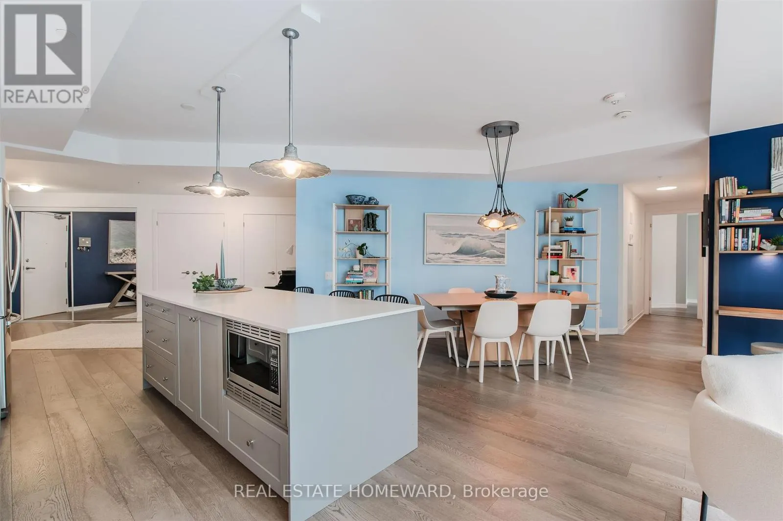 424 - 38 HOWARD PARK AVENUE
