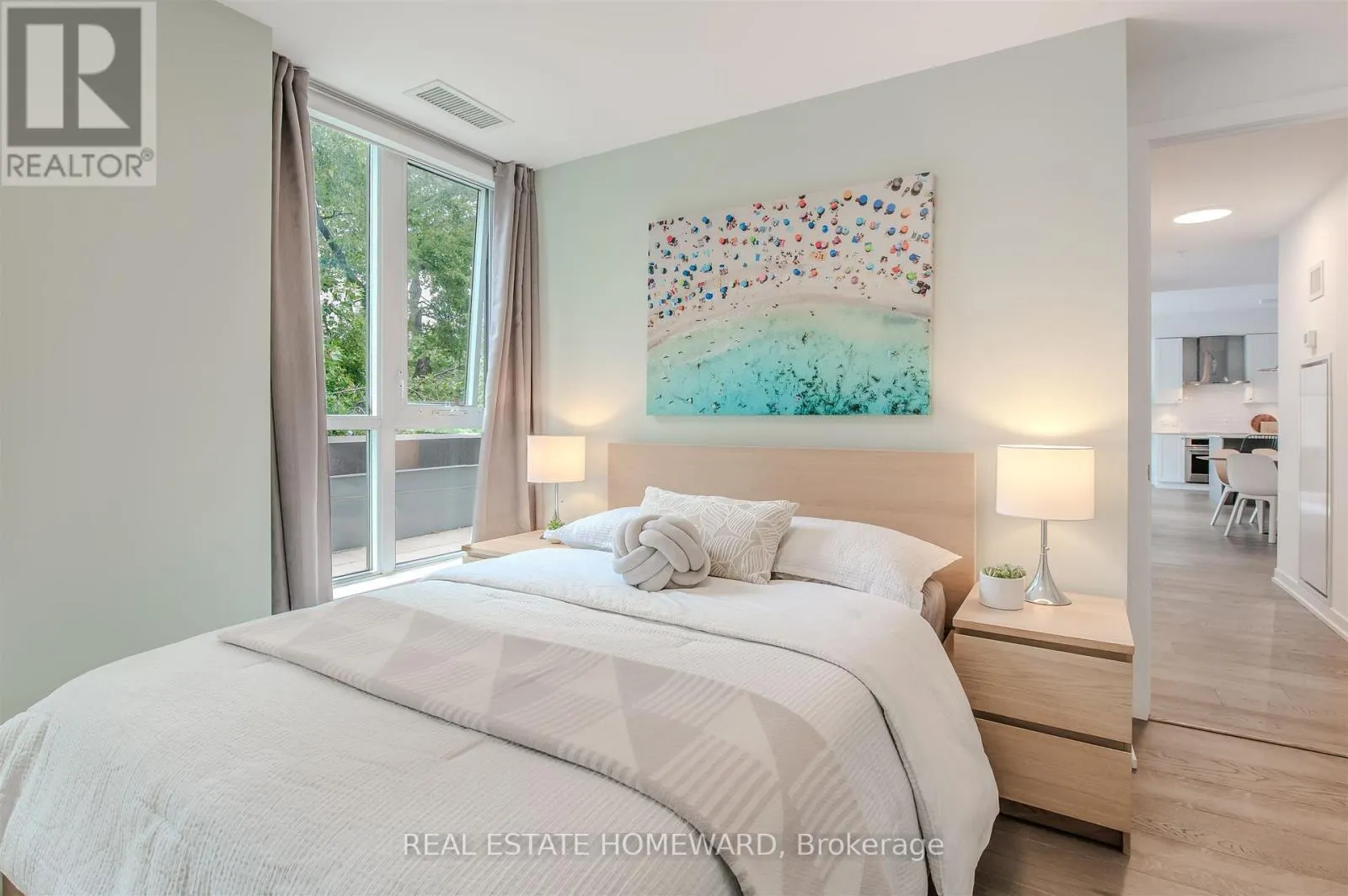 424 - 38 HOWARD PARK AVENUE