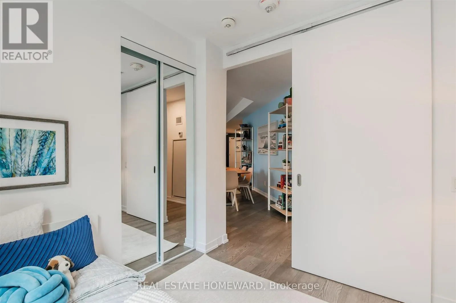 424 - 38 HOWARD PARK AVENUE