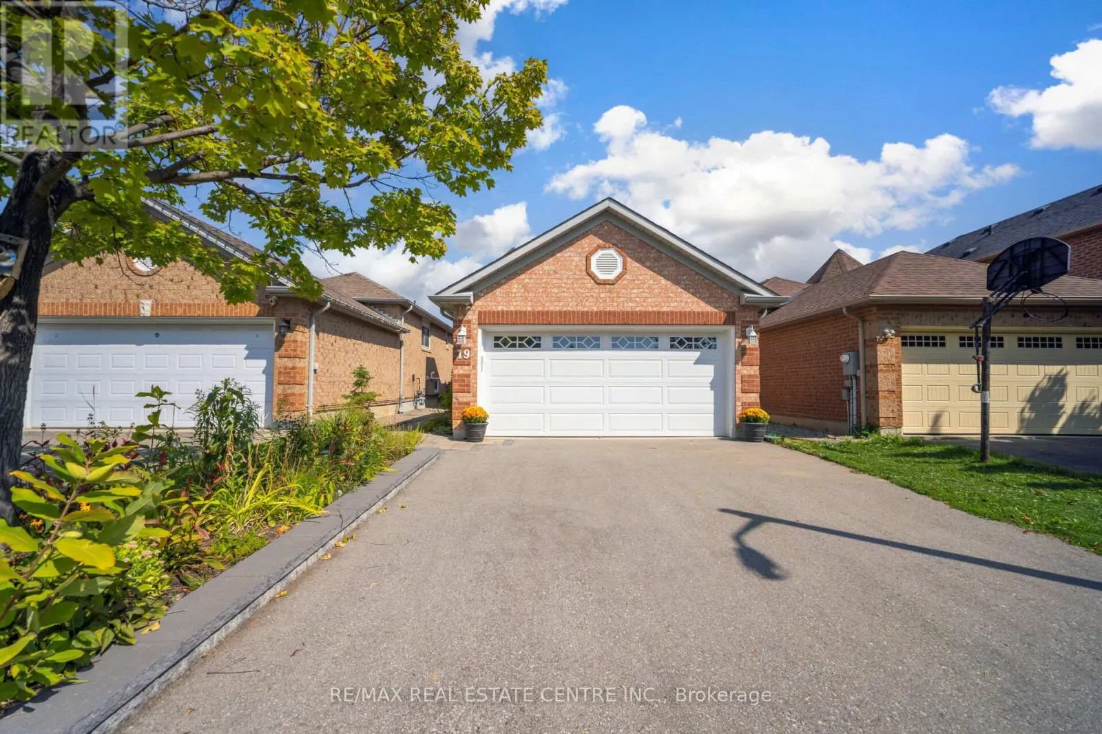 19 SILKWOOD CRESCENT