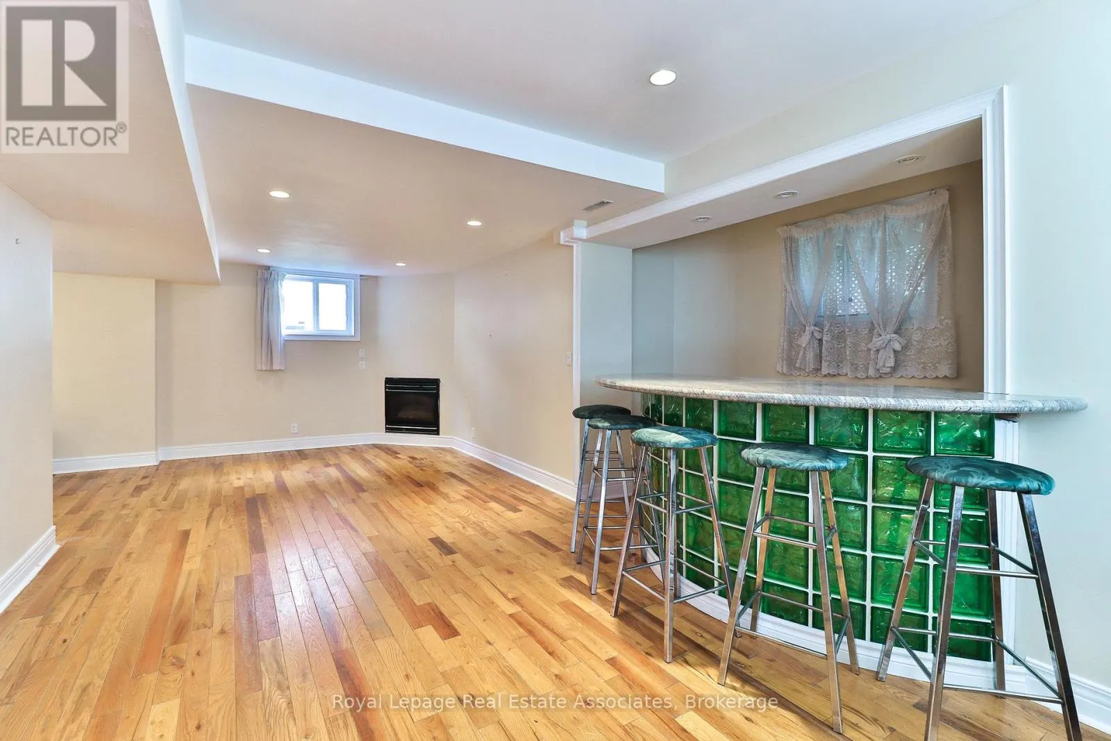 38 EAGLEWOOD BOULEVARD