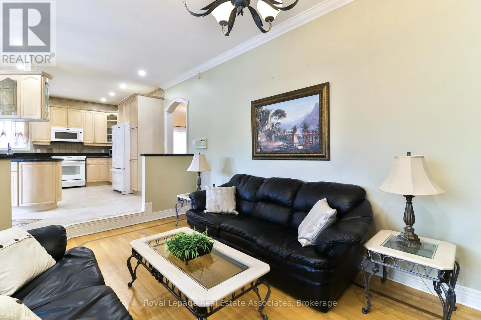 38 EAGLEWOOD BOULEVARD