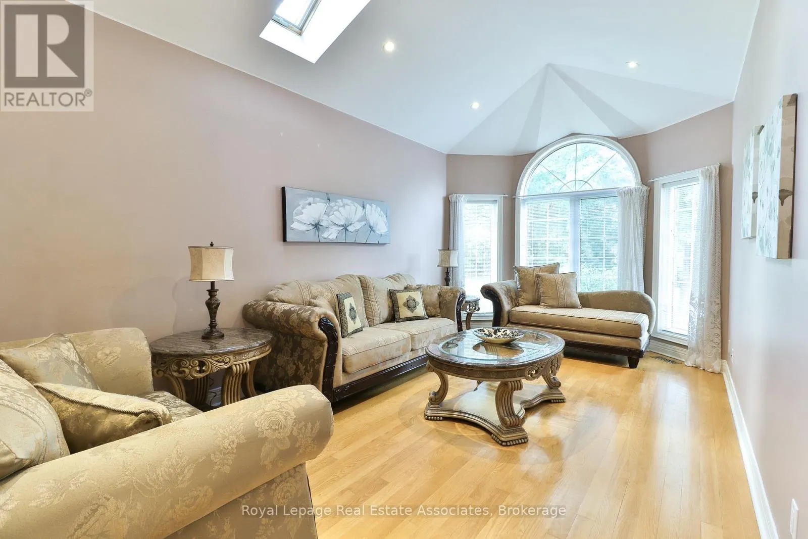 38 EAGLEWOOD BOULEVARD