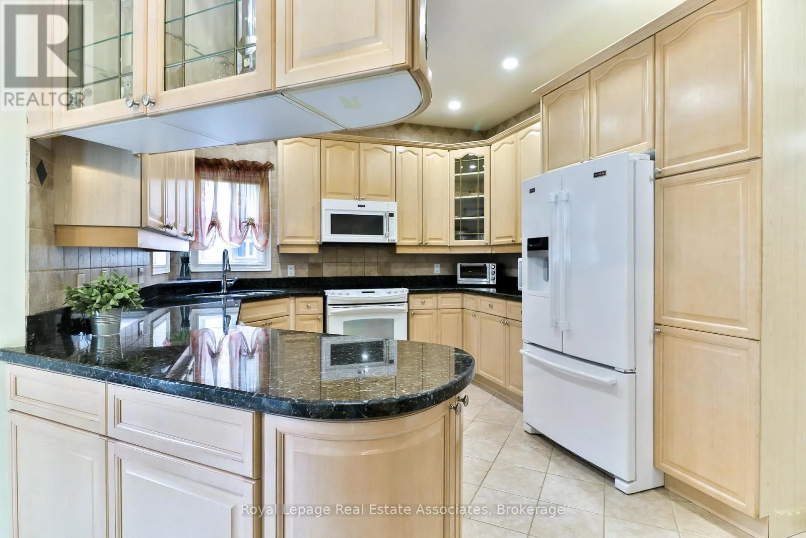 38 EAGLEWOOD BOULEVARD
