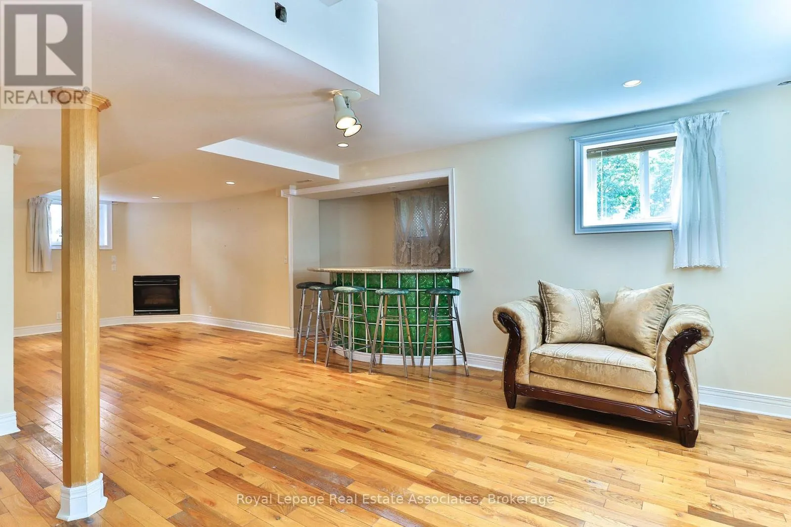 38 EAGLEWOOD BOULEVARD